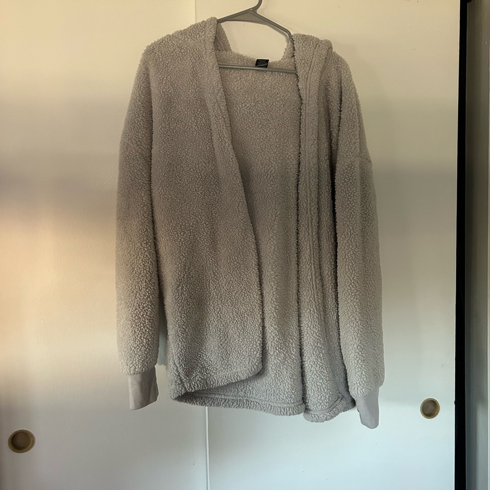Comfy fleece jacket. Only worn a few times.